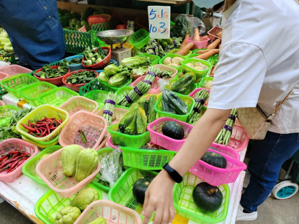 港媽質疑街市凍肉舖存心呃人 中英標價差$8？網友睇錯重點：識英文有著數