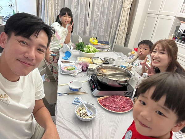 張頴康麥雅緻婚後第一次歐遊 廿四孝爸爸用呢個方式「掛」住愛女 