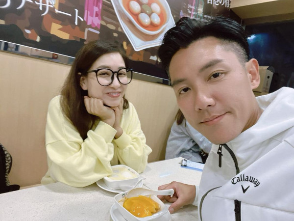 張頴康麥雅緻婚後第一次歐遊 廿四孝爸爸用呢個方式「掛」住愛女 