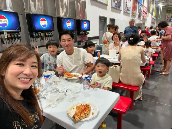 張頴康麥雅緻婚後第一次歐遊 廿四孝爸爸用呢個方式「掛」住愛女 