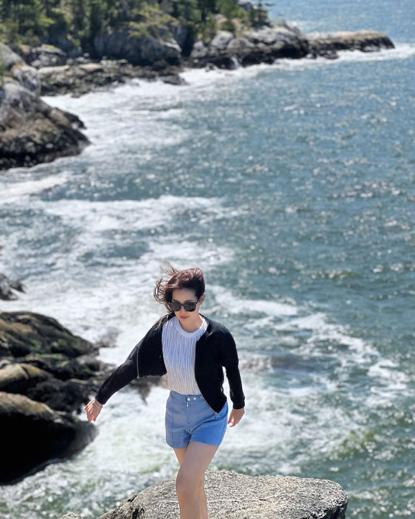 TVB小花比堅尼上陣沙灘騎馬奔馳 被指「腰長腳短」高EQ回應