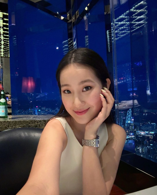 TVB小花比堅尼上陣沙灘騎馬奔馳 被指「腰長腳短」高EQ回應