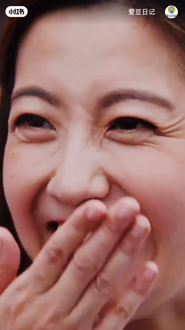 43歲陳自瑤最新超近鏡生圖!網民感嘆顯歲月痕跡氣質搭救!