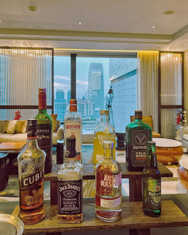 黃心妙出門唔記得帶證件原車折返 曬性感照兼送誘人肉嘴耍冧 