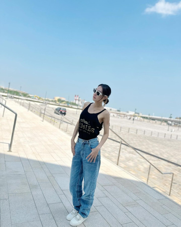 黃心妙出門唔記得帶證件原車折返 曬性感照兼送誘人肉嘴耍冧 