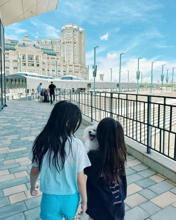 黃心妙出門唔記得帶證件原車折返 曬性感照兼送誘人肉嘴耍冧 