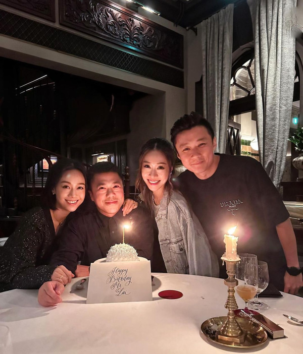 黃心妙出門唔記得帶證件原車折返 曬性感照兼送誘人肉嘴耍冧 