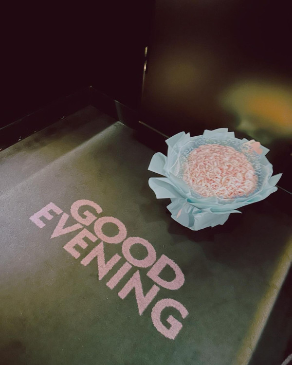 黃心妙出門唔記得帶證件原車折返 曬性感照兼送誘人肉嘴耍冧 