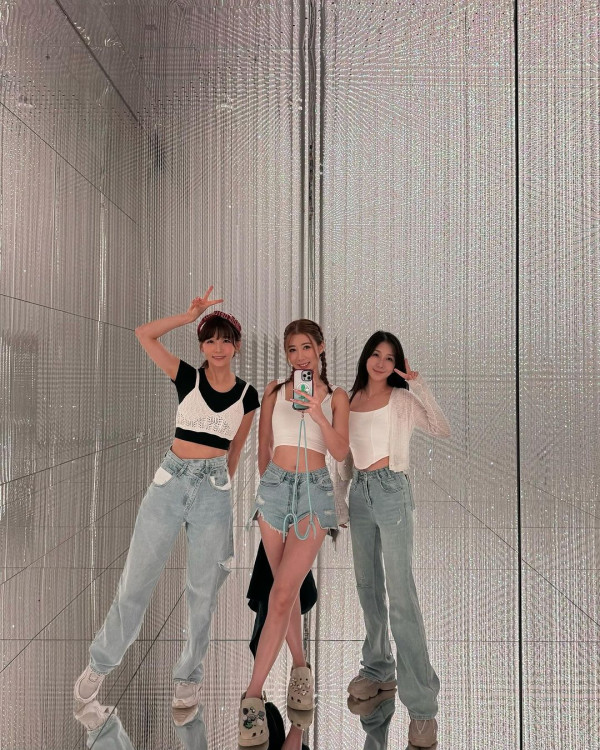 簡淑兒性感現身泰國音樂節 罕曬深長事業線 力撼咪神陳婉衡！ 