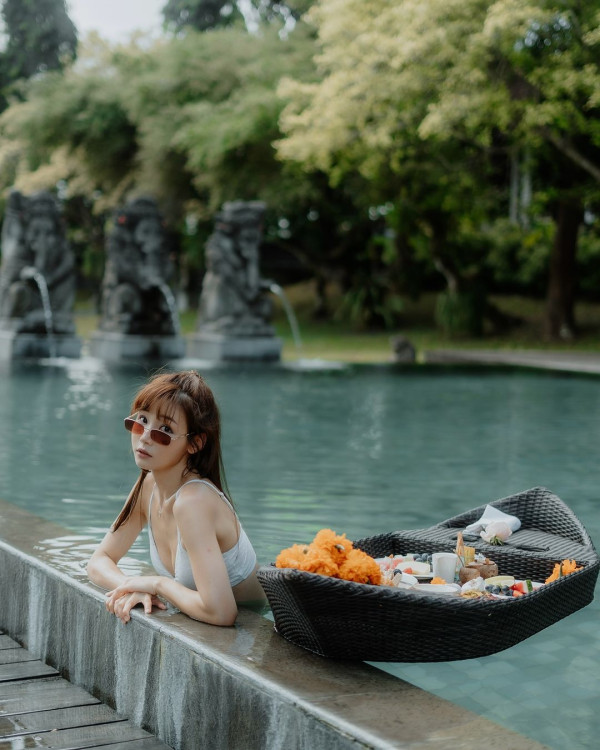 簡淑兒性感現身泰國音樂節 罕曬深長事業線 力撼咪神陳婉衡！ 