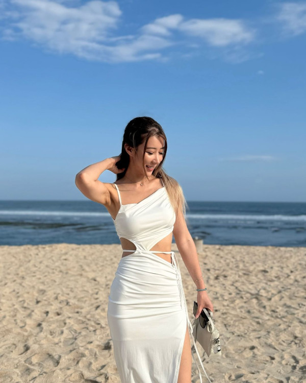 簡淑兒性感現身泰國音樂節 罕曬深長事業線 力撼咪神陳婉衡！ 