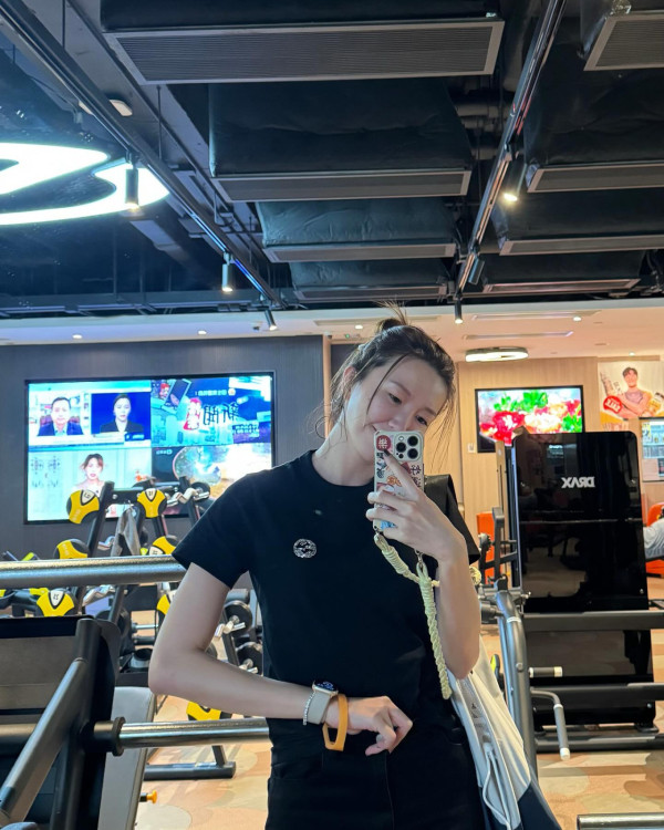 陳凱琳突轉橙色短髮新造型!極似外國辣妹網民稱唔認得!