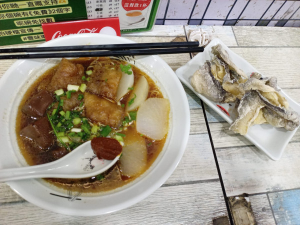 港式車仔麵店免費送車仔麵！碗面中XX即免費食車仔麵