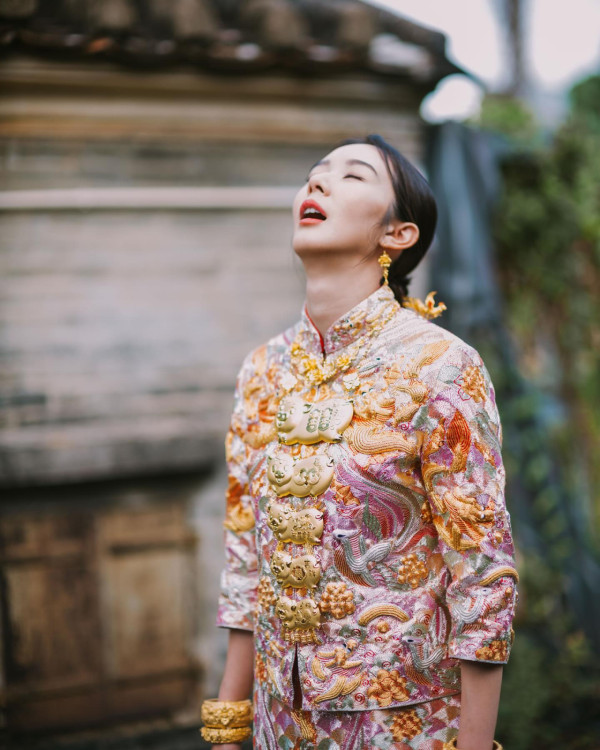 麥明詩腹部隆起出席活動 大方承認有喜!馬爾代夫蜜月造人成功