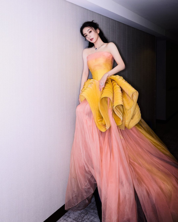 郭富城夫妻蜜遊英國街頭自拍 方媛發嗲功問5個字Aaron冧爆甜笑 