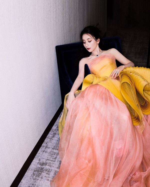 郭富城夫妻蜜遊英國街頭自拍 方媛發嗲功問5個字Aaron冧爆甜笑 