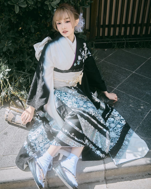 女球迷球場觀賽突然脫衣露巨乳 影片瘋傳！網友狂批自私：現場有小朋友 