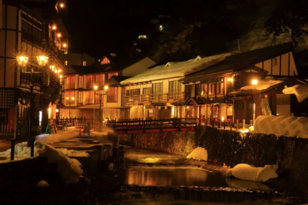 來源：日本觀光局、銀山溫泉官網