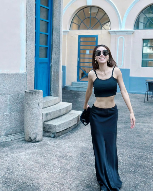 黃心妙出門唔記得帶證件原車折返 曬性感照兼送誘人肉嘴耍冧 