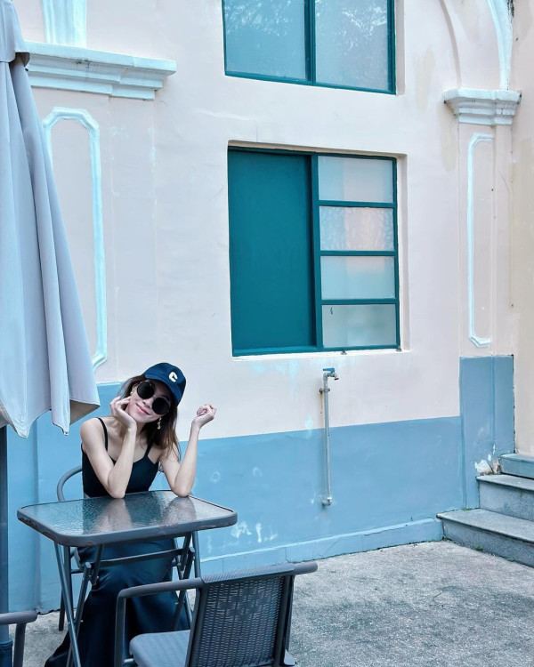 黃心妙出門唔記得帶證件原車折返 曬性感照兼送誘人肉嘴耍冧 