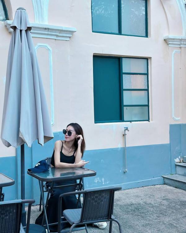 黃心妙出門唔記得帶證件原車折返 曬性感照兼送誘人肉嘴耍冧 