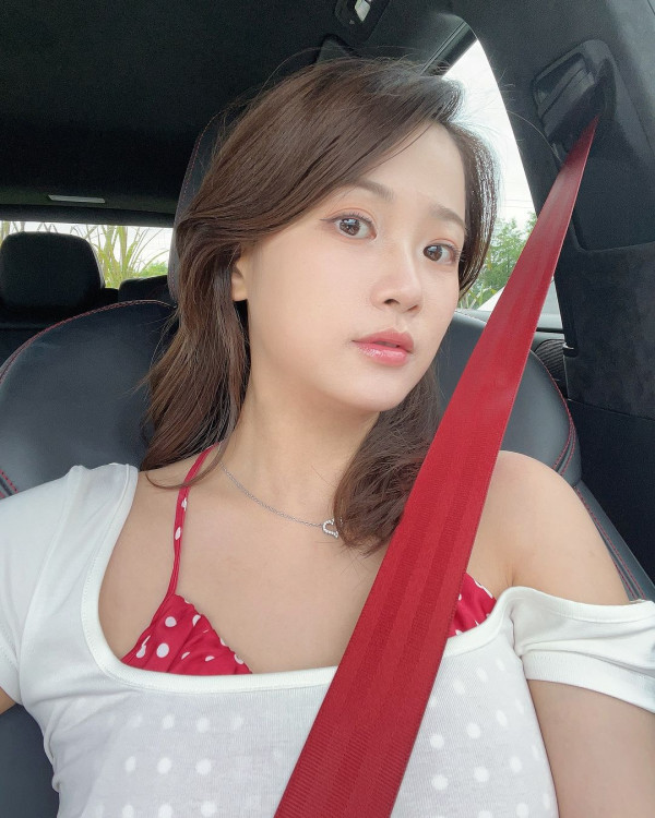 前TVB主播台南旅行曬靚相 離巢後大解放 曬豐滿好身材