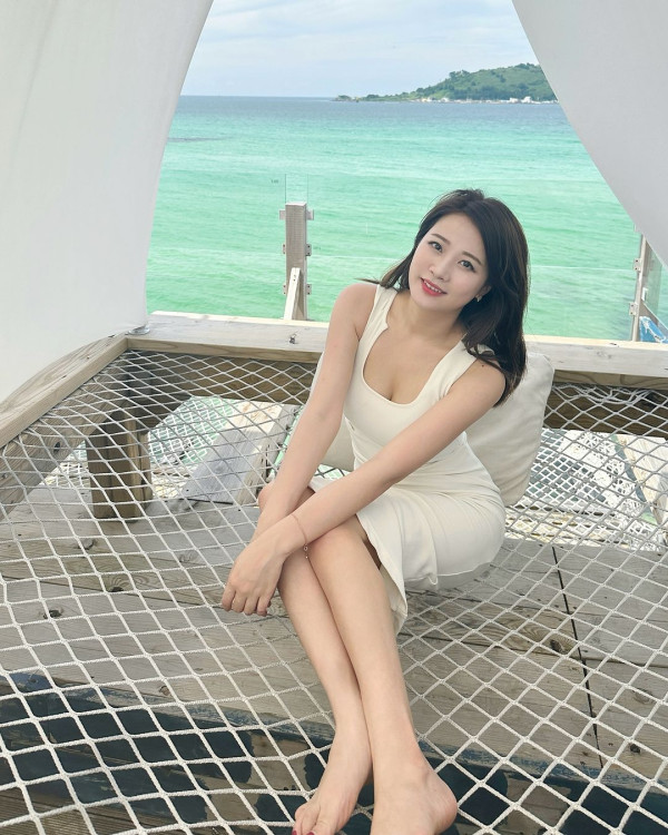 前TVB主播台南旅行曬靚相 離巢後大解放 曬豐滿好身材