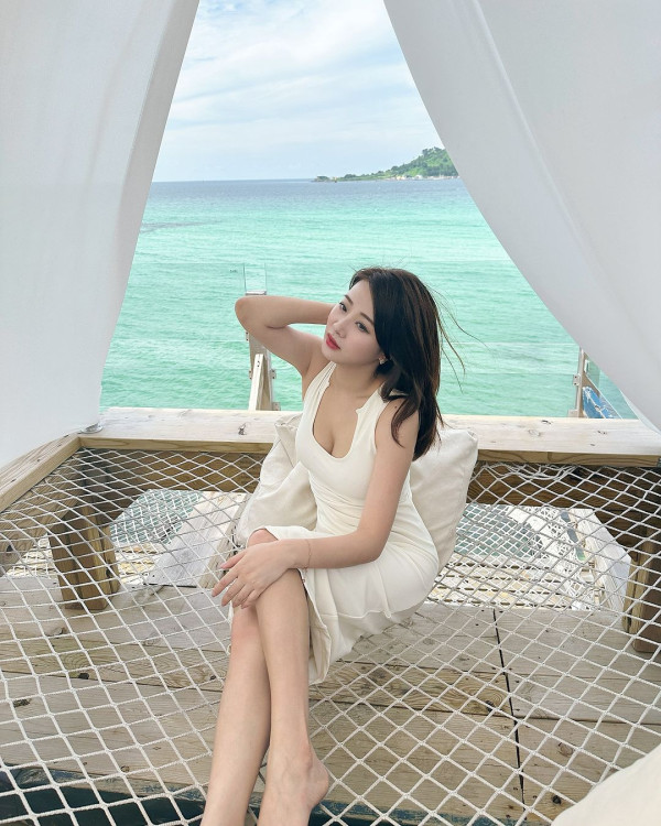 前TVB主播台南旅行曬靚相 離巢後大解放 曬豐滿好身材