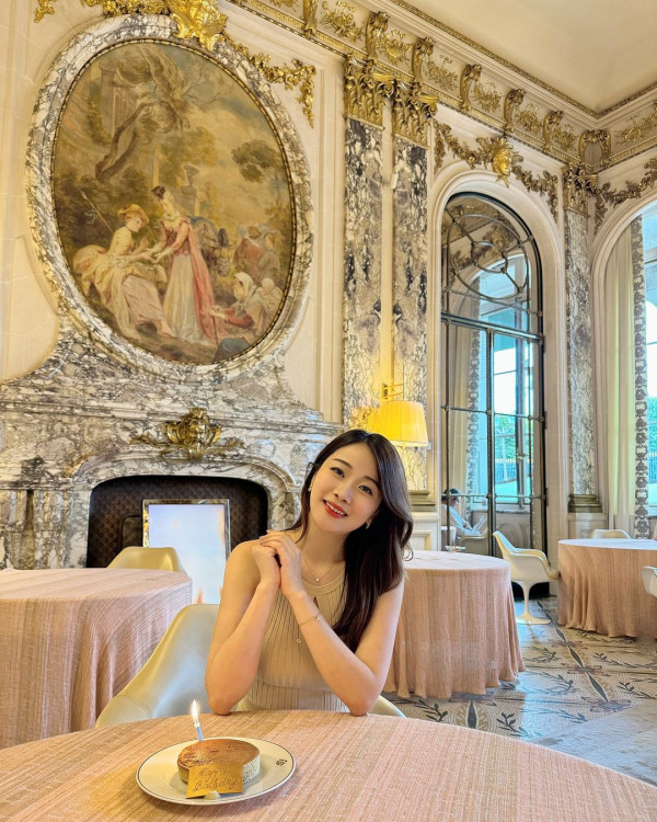 前TVB主播台南旅行曬靚相 離巢後大解放 曬豐滿好身材