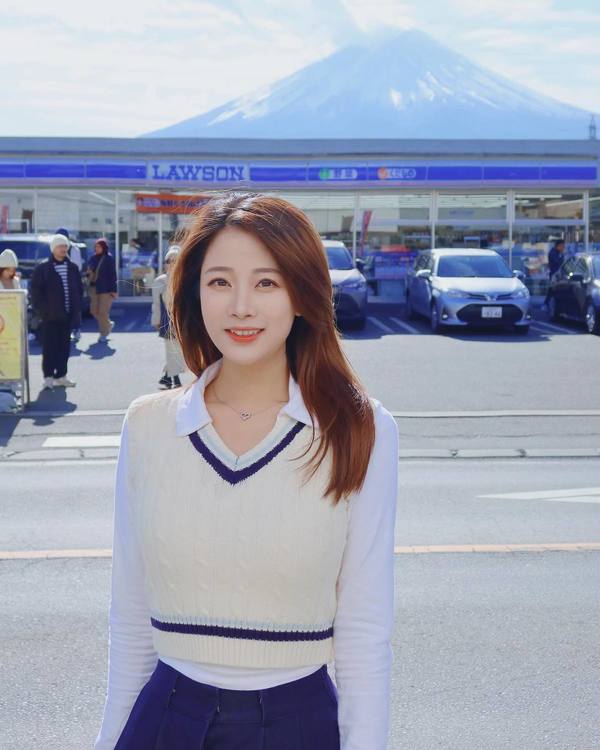 前TVB主播台南旅行曬靚相 離巢後大解放 曬豐滿好身材