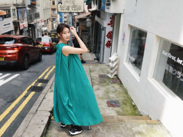 陳嘉慧疑飲醉失控除衫露胸跳舞！馬爾代夫慶結婚周年 