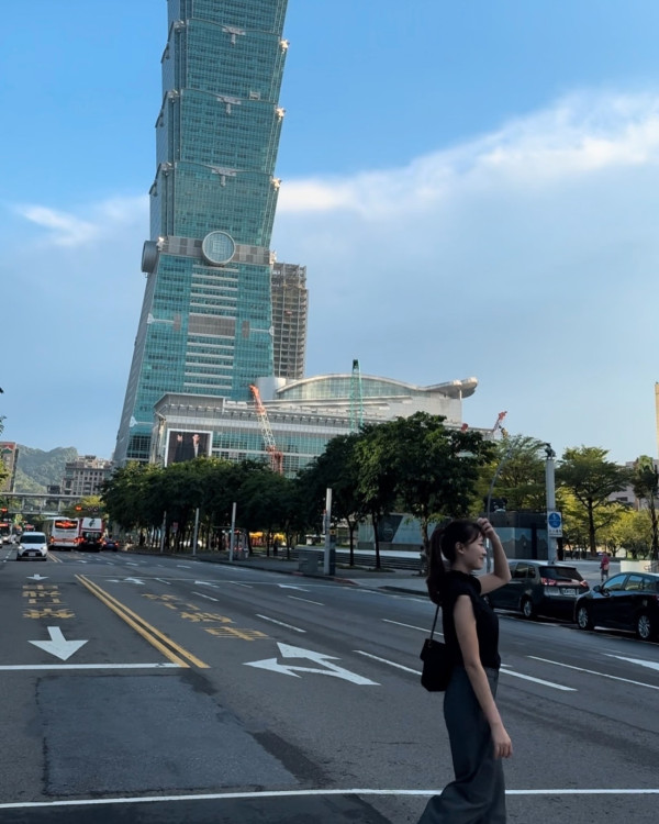 陳嘉慧疑飲醉失控除衫露胸跳舞！馬爾代夫慶結婚周年 