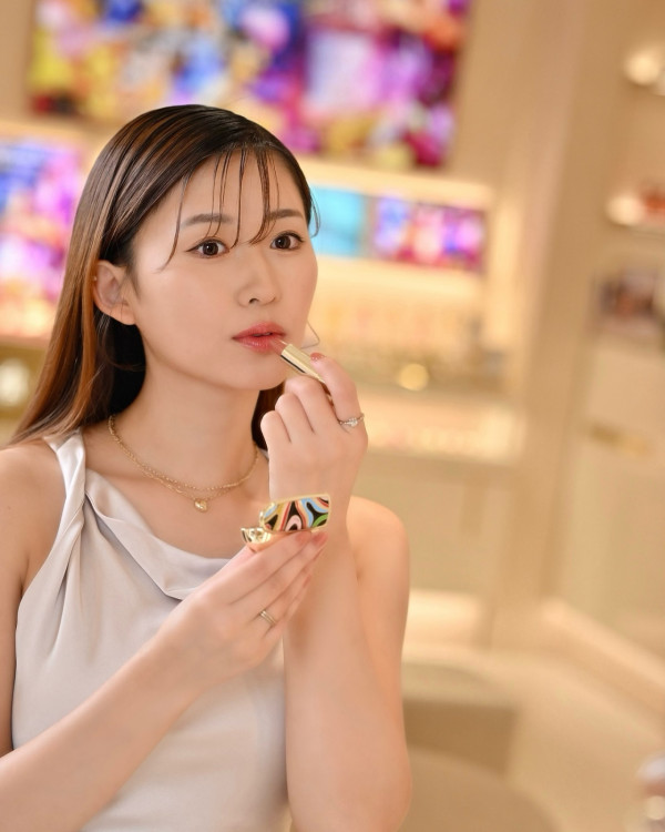 陳嘉慧疑飲醉失控除衫露胸跳舞！馬爾代夫慶結婚周年 