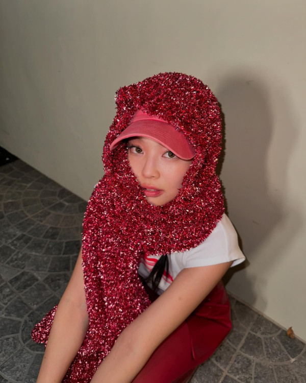 Jennie出席婚禮衣著被批唔尊重!粉絲即護航解釋背後原因!