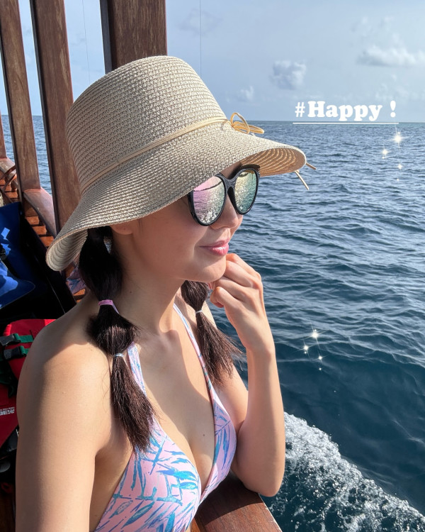 陳庭欣罕晒火辣泳衣相玩透視！洶湧胸形畢露震撼網民眼球！ 