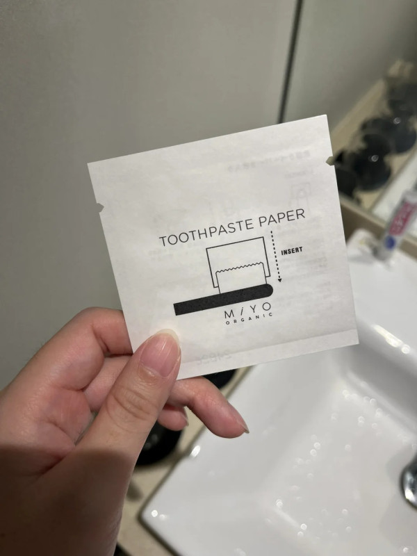 遊日港人趕飛機 行李竟卡在儲物櫃數小時取不出？ 熱心網民獻5大方法解燃眉之急！ 