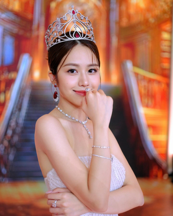 莊子璇成功朝聖《黑白大廚》超難預約餐廳！全靠這位《愛回家》戲裡戲外「富二代」 