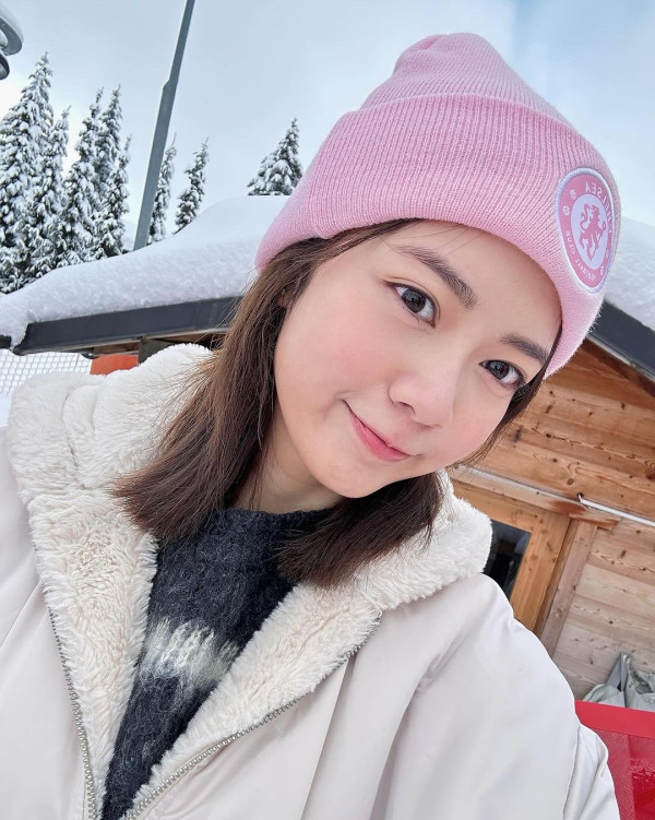 TVB小花遊伊斯坦堡曬玉背 留長頭髮被指重回顏值顛峰！ 