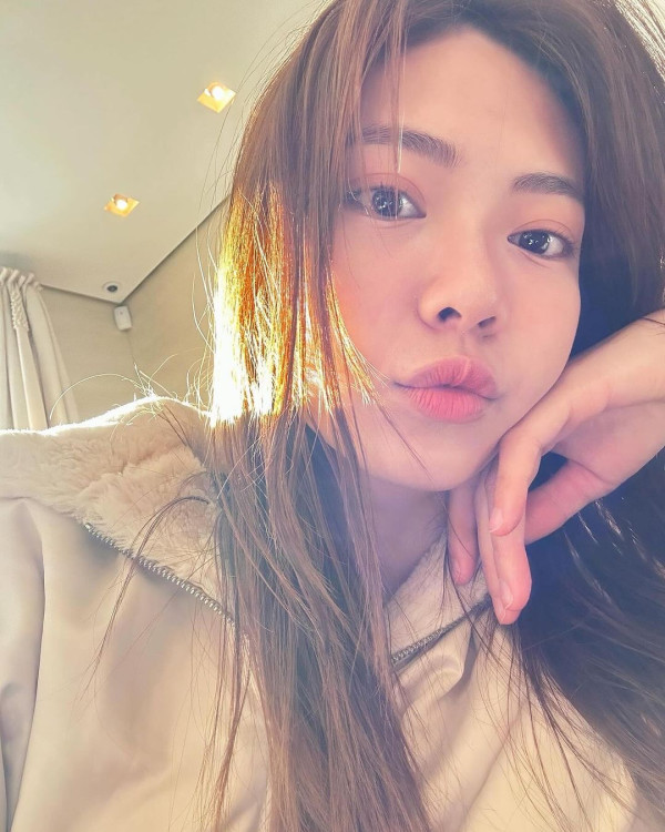 TVB小花遊伊斯坦堡曬玉背 留長頭髮被指重回顏值顛峰！ 