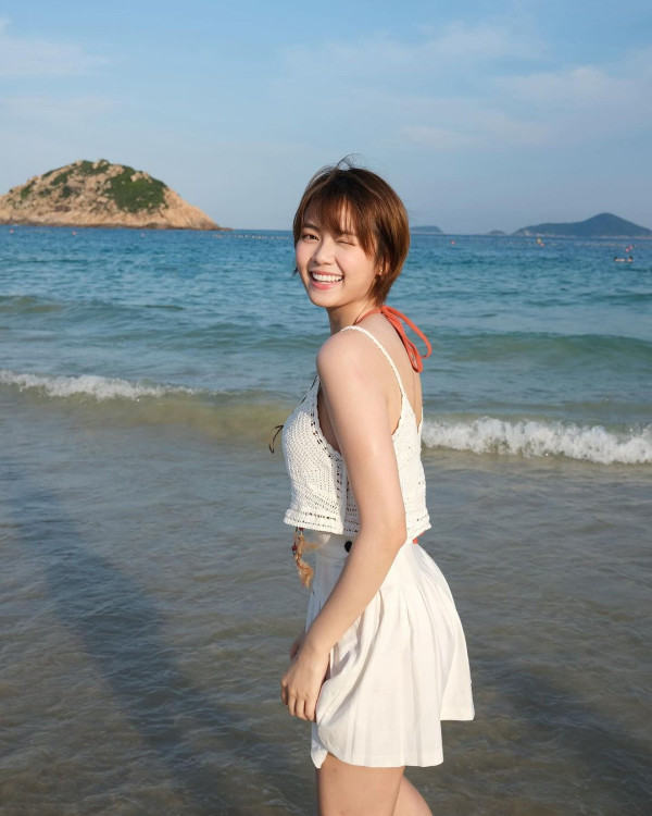 TVB小花遊伊斯坦堡曬玉背 留長頭髮被指重回顏值顛峰！ 