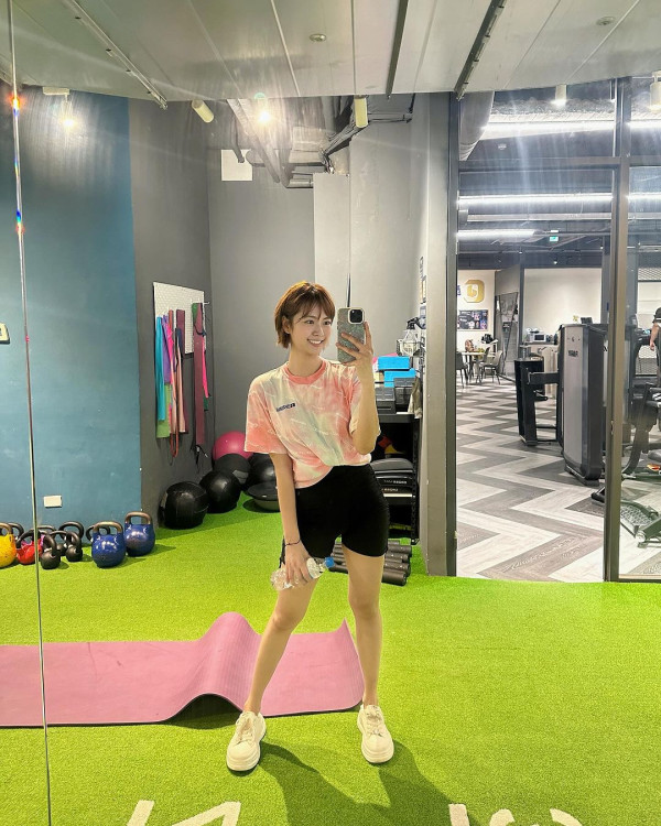 TVB小花遊伊斯坦堡曬玉背 留長頭髮被指重回顏值顛峰！ 