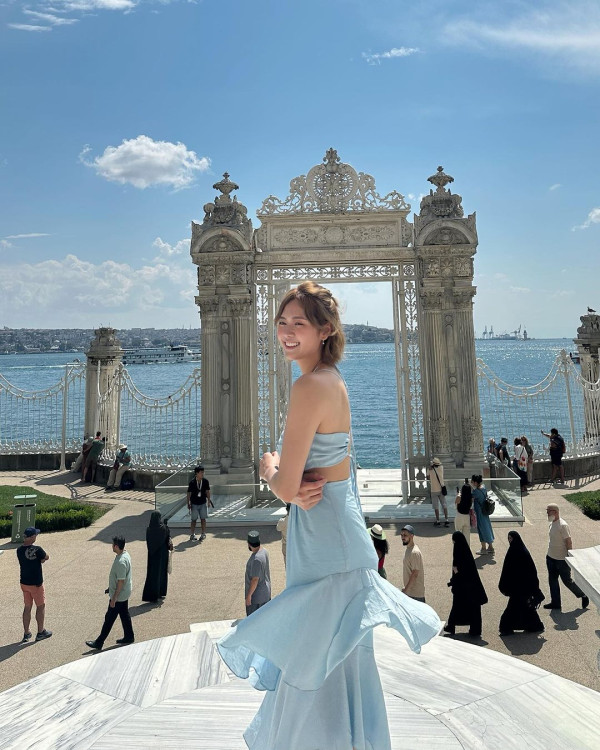 TVB小花遊伊斯坦堡曬玉背 留長頭髮被指重回顏值顛峰！ 