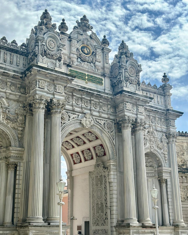 TVB小花遊伊斯坦堡曬玉背 留長頭髮被指重回顏值顛峰！ 