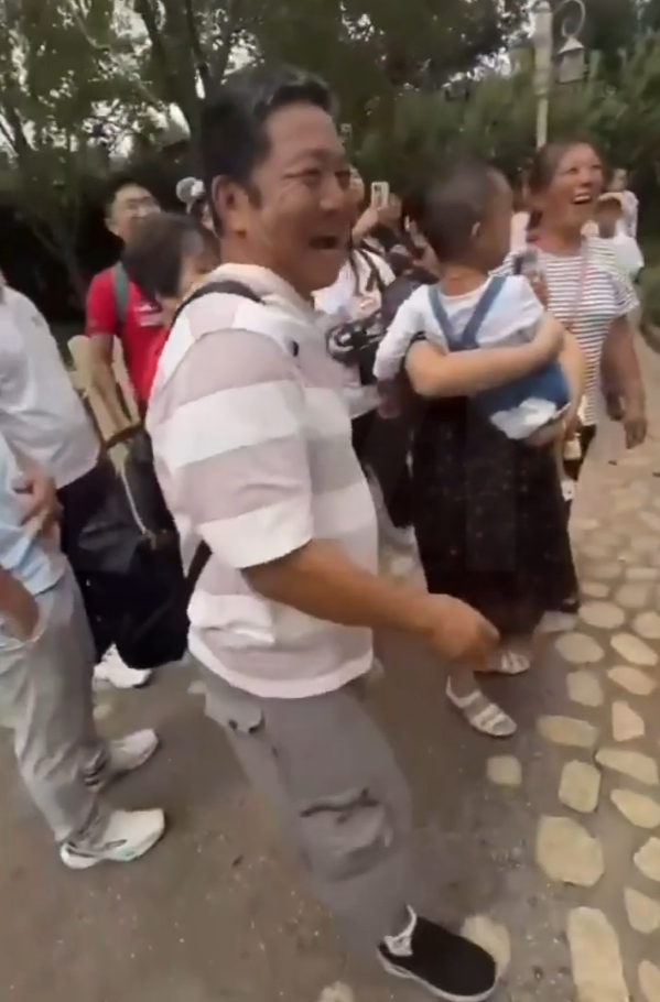 上海迪士尼樂園漂流設施有人跳船！須緊急關閉 其他乘客下場慘了 