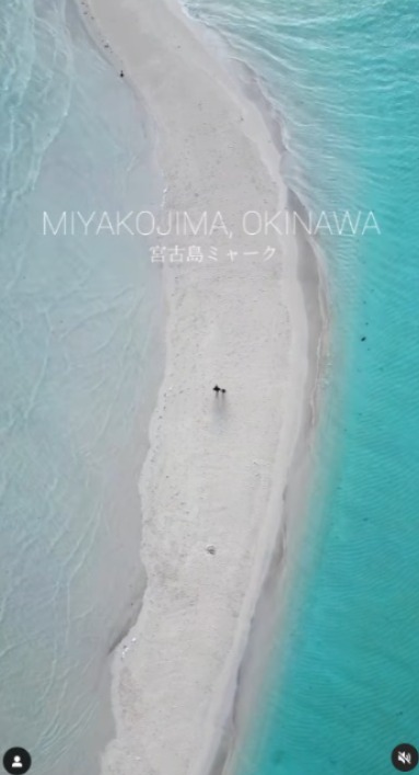 TVB「A0女神」激罕甫泳裝照 酒店泳池游夜水大騷美背 網友:索到暈!