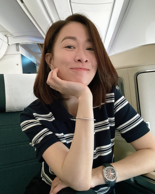 佘詩曼廣州被捕獲真實素顏樣!49歲狀態引網民熱議!