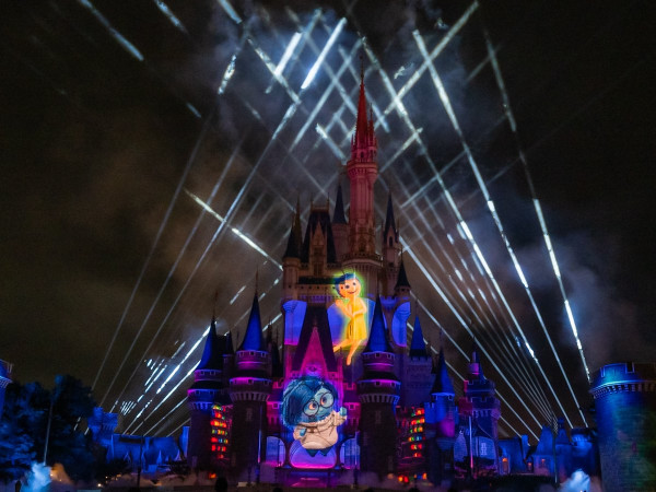 全球6大迪士尼樂園比較！門票價錢/特色/優惠一覽！全球唯一主題園區 