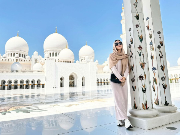 遮肚相片惹懷孕疑雲