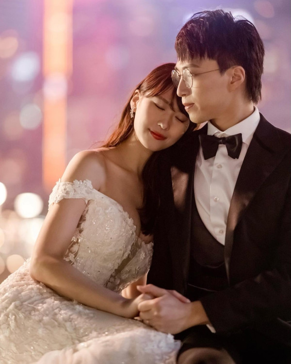 陳嘉慧疑飲醉失控除衫露胸跳舞！馬爾代夫慶結婚周年 