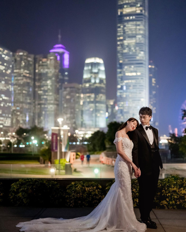 陳嘉慧疑飲醉失控除衫露胸跳舞！馬爾代夫慶結婚周年 